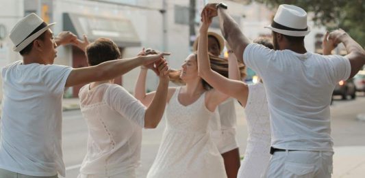 Rueda Salsa dancing etiquettes - 5 ways to be a nice dancer